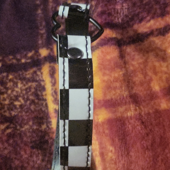 Checkerboard heart choker - Picture 2 of 2